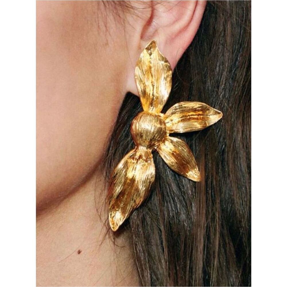 Gold Floral Statement Earrings A1953